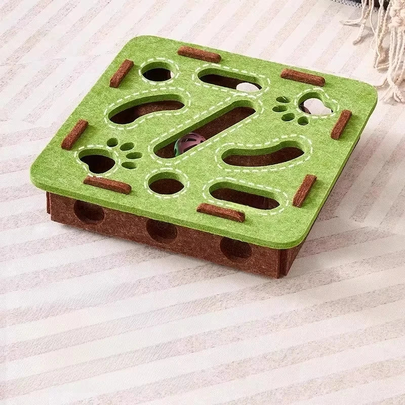 Jucărie puzzle pentru pisici – Cutie din pâslă cu bilă, pentru exercițiu, joacă și stimularea instinctului de vânătoare.